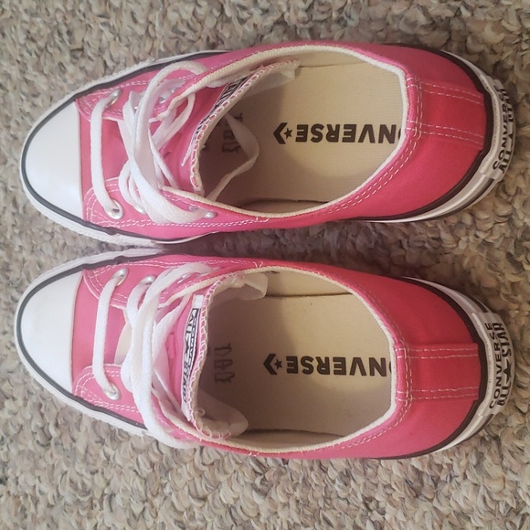 CONVERSE Chuck Taylor All Star, Bight Pink Sneaker. Men's Size 4, Women's Size 6 - Picture 2 of 13